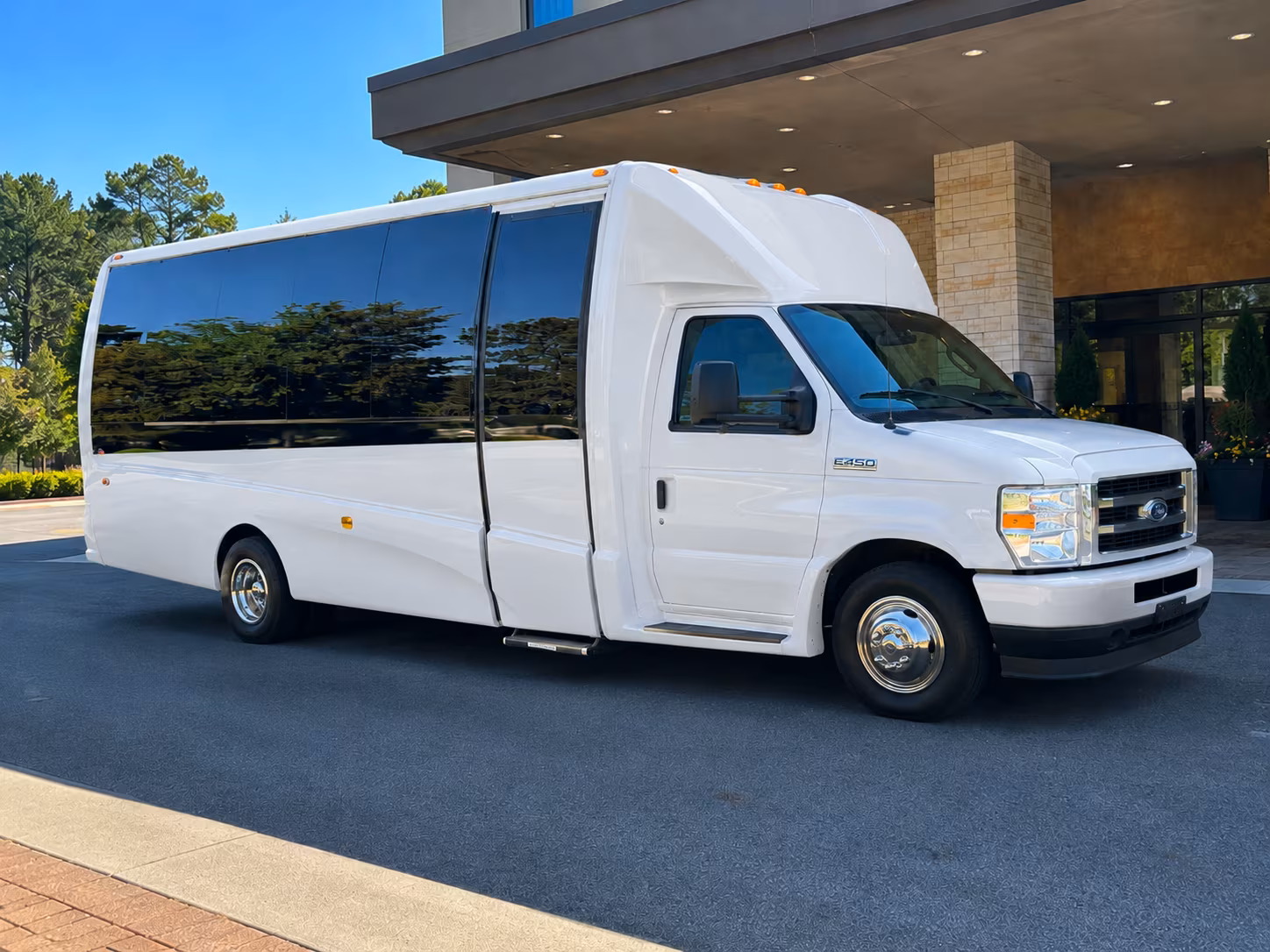 charter buses for corporate events and conferences near yorba linda