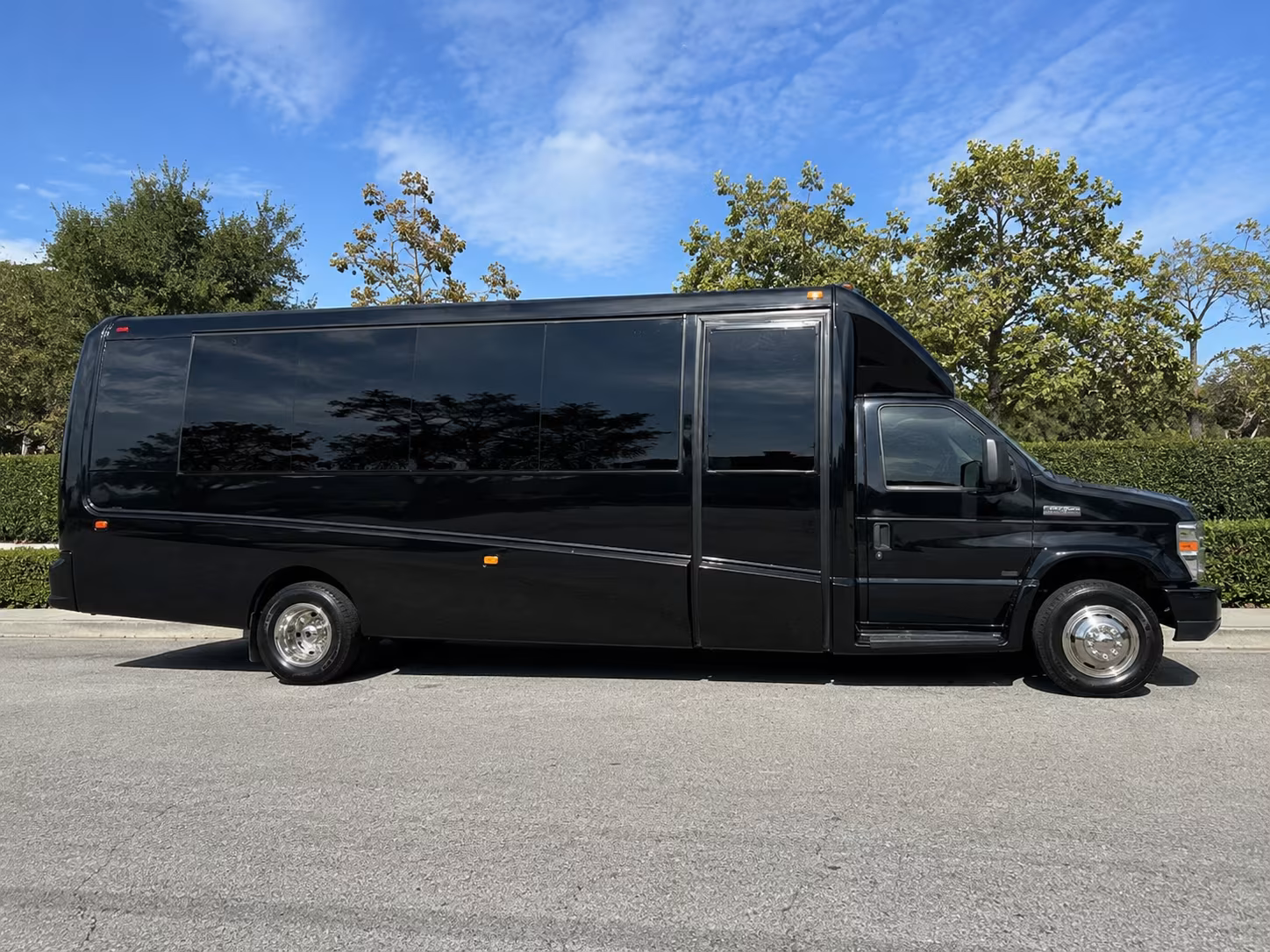 concert shuttle buses for irvine meadows and the fivepoint amphitheatre