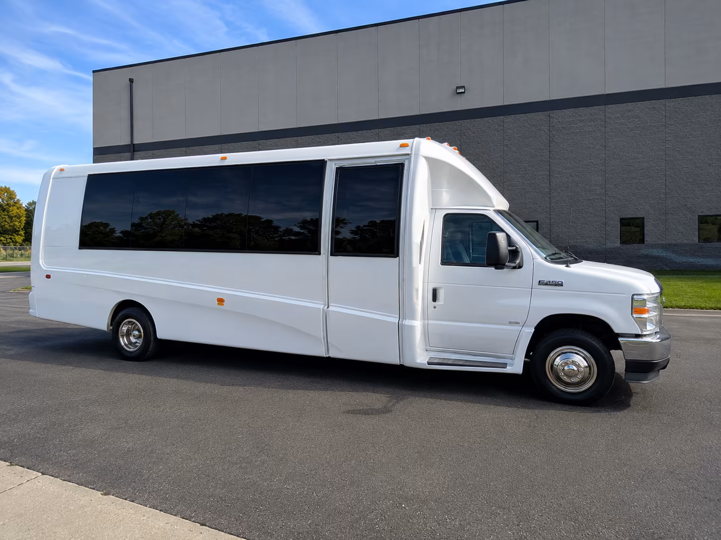 corporate airport transfer buses serving yorba linda