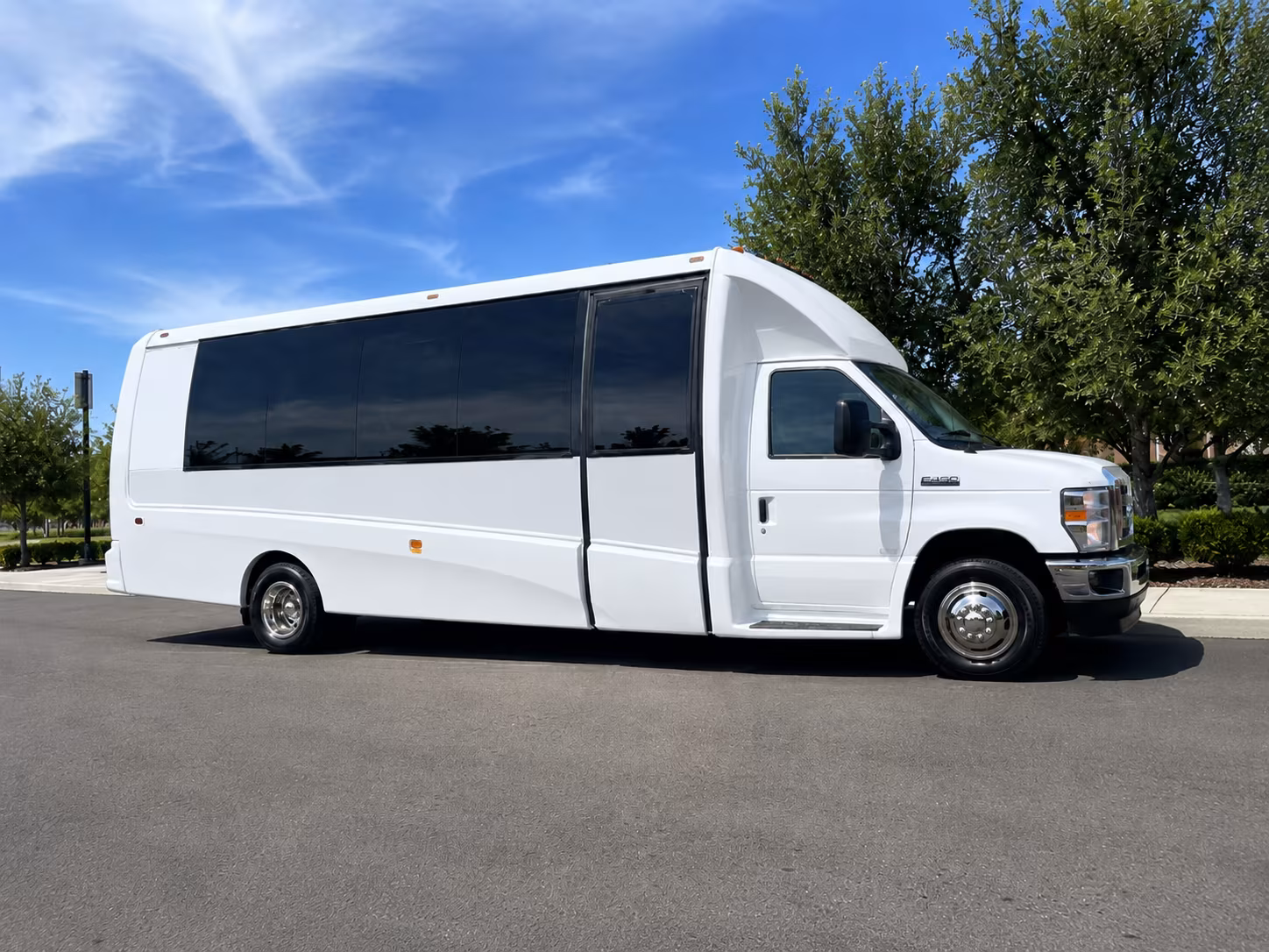hotel to venue shuttle buses for yorba linda business travelers