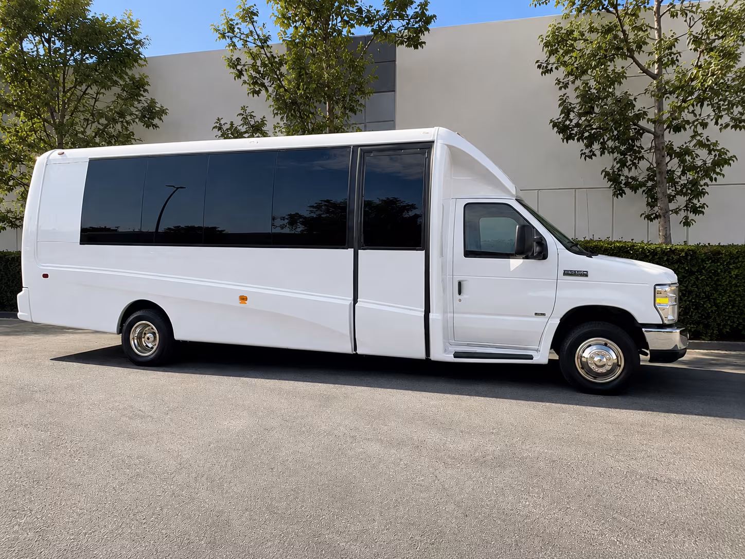 large group corporate bus rentals for yorba linda s annual events