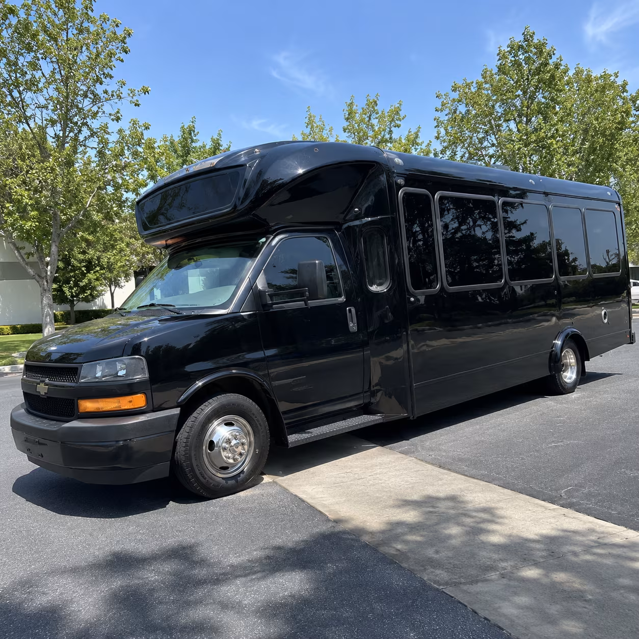 yorba linda 15 passenger party bus